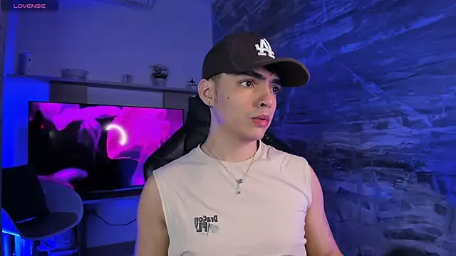 NicoKinggs  online show from April 1, 1:01 pm