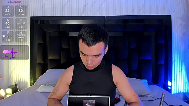 NicoKinggs  online show from May 4, 2:13 pm