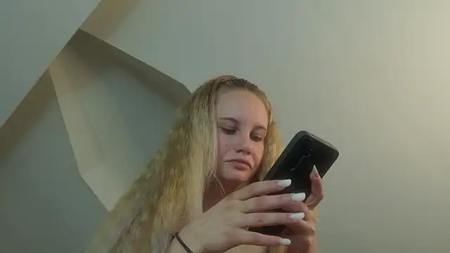 IceBlueBabe online show from June 2, 7:38 pm