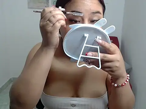 Snapshot of candymorena69 chatting on April 7, 12:27 pm candymorena69 online show from April 7, 12:27 pm