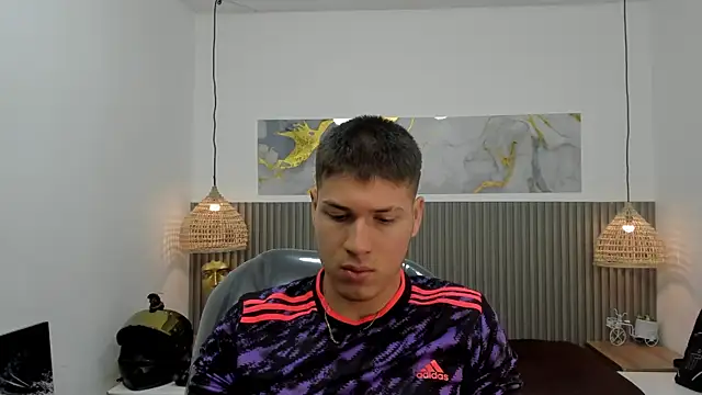 AlessandroFranco online show from April 24, 1:24 pm