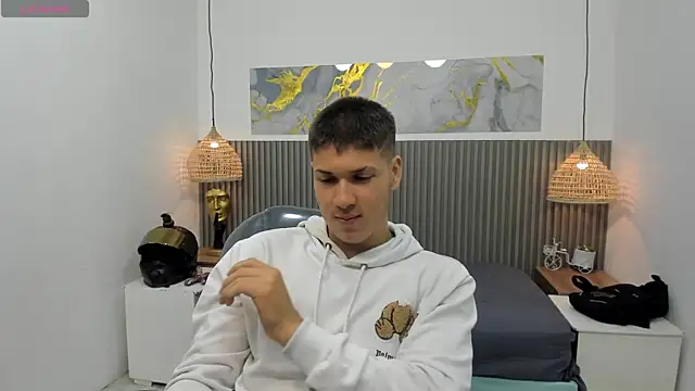 AlessandroFranco online show from May 5, 1:19 pm