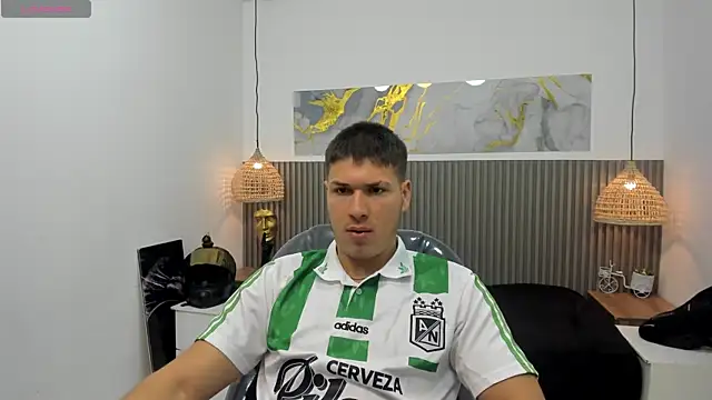 Snapshot of AlessandroFranco chatting on May 9, 1:27 pm AlessandroFranco online show from May 9, 1:27 pm