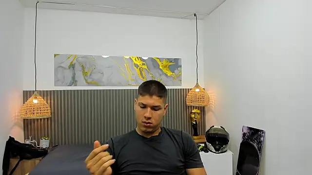 Snapshot of AlessandroFranco chatting on June 13, 1:31 pm AlessandroFranco online show from June 13, 1:31 pm