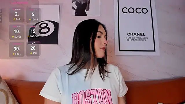 Adalyn Cute online show from June 13, 11:41 am
