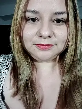 jennyyhottt online show from May 7, 6:57 pm