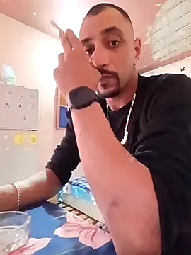 Snapshot of L7assTbabn chatting on April 5, 6:05 pm L7assTbabn online show from April 5, 6:05 pm