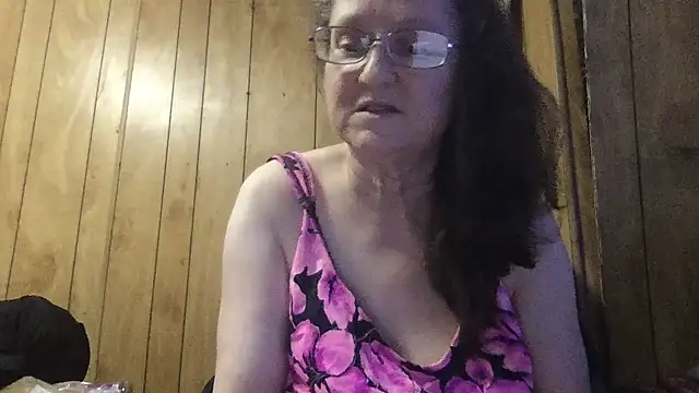 Snapshot of milfmichelle69 chatting on May 20, 1:34 am milfmichelle69 online show from May 20, 1:34 am