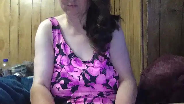 Snapshot of milfmichelle69 chatting on May 25, 2:17 am milfmichelle69 online show from May 25, 2:17 am