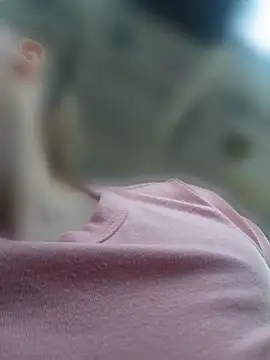 NicolePearl online show from June 18, 1:59 pm