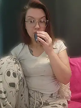 NicolePearl online show from July 11, 3:48 pm