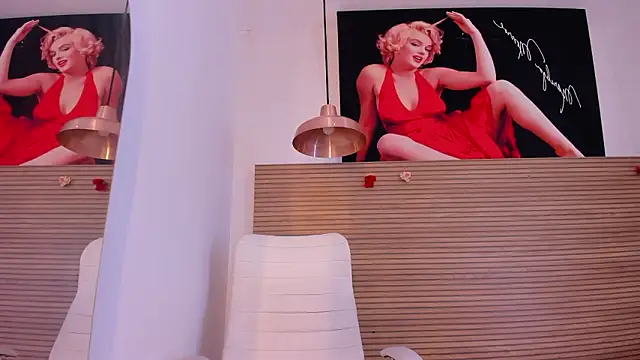 layla  smith online show from March 18, 8:12 pm