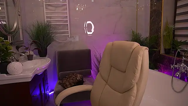 LittleJulii online show from May 15, 7:54 pm