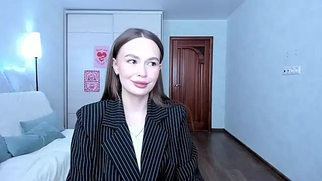 kittiangel00 online show from April 14, 12:33 pm