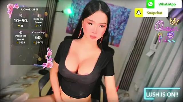 xBigSurpriseLorainex online show from May 28, 2:47 pm