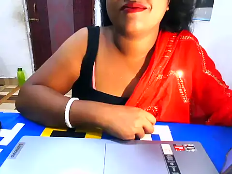 IamRiva online show from August 5, 6:44 pm