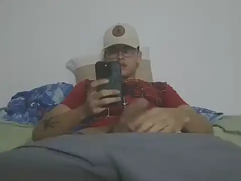 Snapshot of jossmacsi chatting on March 20, 6:07 am jossmacsi online show from March 20, 6:07 am