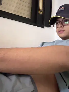 Snapshot of jossmacsi chatting on April 14, 7:53 pm jossmacsi online show from April 14, 7:53 pm