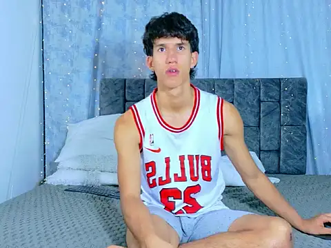 Thiago salazar online show from March 11, 6:14 pm