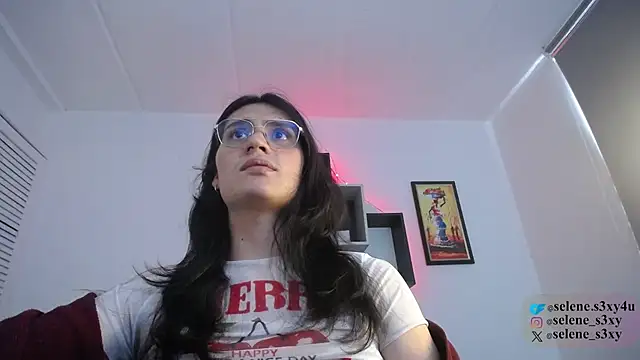 Snapshot of selene_cutie chatting on April 5, 4:59 pm selene cutie online show from April 5, 4:59 pm