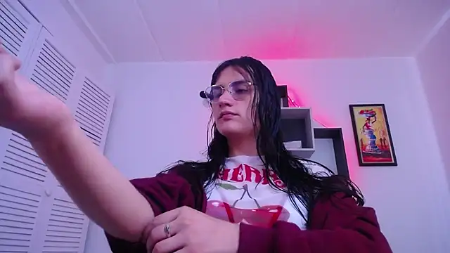 Snapshot of selene_cutie chatting on April 28, 5:29 pm selene cutie online show from April 28, 5:29 pm