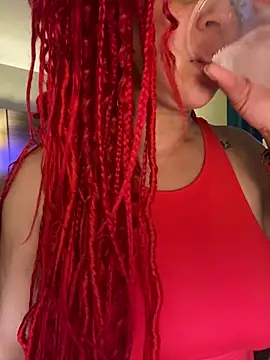 Snapshot of RealJuicieJean chatting on March 29, 9:31 am RealJuicieJean online show from March 29, 9:31 am