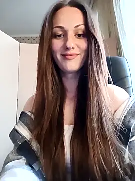 LunaCrystall online show from April 28, 3:50 pm