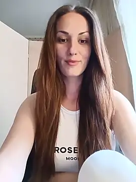 LunaCrystall online show from June 6, 4:12 pm