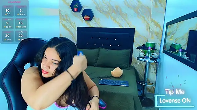 scarlettt  joness online show from March 30, 3:07 am