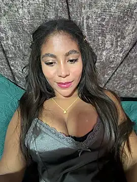 SaraValentina11 online show from May 11, 7:22 pm