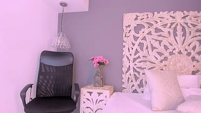 Snapshot of LucianaBlanco_ chatting on June 13, 1:20 pm LucianaBlanco online show from June 13, 1:20 pm
