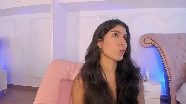Snapshot of LucianaBlanco_ chatting on June 25, 8:35 pm LucianaBlanco online show from June 25, 8:35 pm