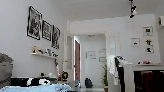 Snapshot of yanick931 chatting on May 21, 11:06 am yanick931 online show from May 21, 11:06 am