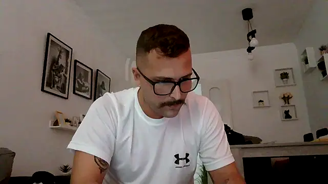 Snapshot of yanick931 chatting on May 29, 3:32 pm yanick931 online show from May 29, 3:32 pm