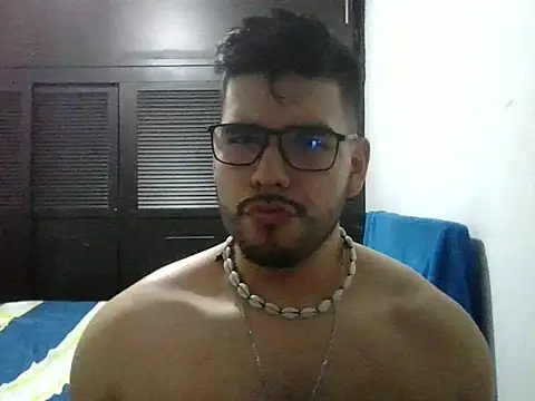 LatinBeardCali online show from March 22, 12:03 am