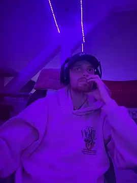 Snapshot of nomercy0807 chatting on March 19, 8:02 pm nomercy0807 online show from March 19, 8:02 pm