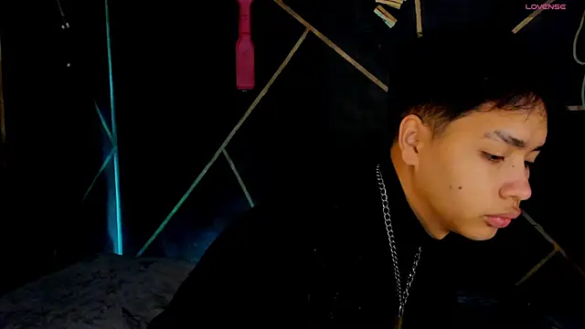Snapshot of Lee_Colee chatting on May 6, 3:46 am Lee Colee online show from May 6, 3:46 am