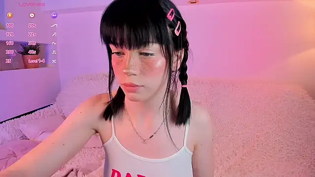 Snapshot of lisa_sunny_ chatting on June 11, 11:25 pm lisa sunny online show from June 11, 11:25 pm
