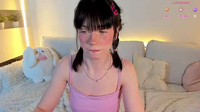 Snapshot of lisa_sunny_ chatting on July 2, 11:22 pm lisa sunny online show from July 2, 11:22 pm