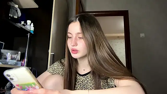 Snapshot of SwervedSlick chatting on March 15, 5:19 pm SwervedSlick online show from March 15, 5:19 pm