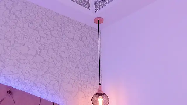 Snapshot of saraa_joness_ chatting on July 16, 6:47 pm saraa joness online show from July 16, 6:47 pm
