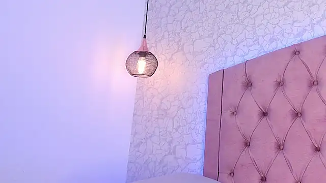 Snapshot of saraa_joness_ chatting on July 24, 7:45 pm saraa joness online show from July 24, 7:45 pm