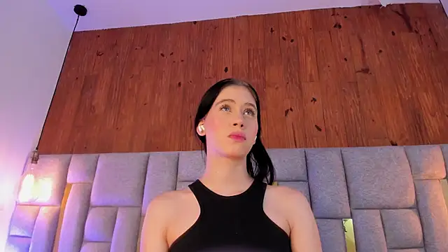 Snapshot of saraa_joness_ chatting on July 28, 5:34 pm saraa joness online show from July 28, 5:34 pm