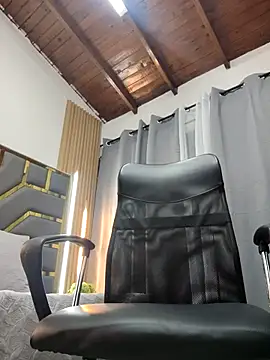 Oliver bigblack cock online show from April 29, 7:09 pm