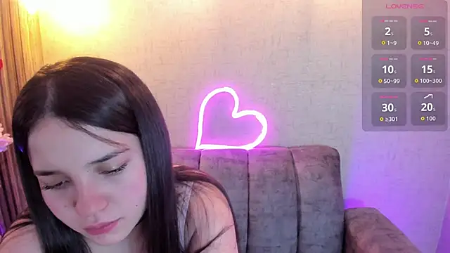 Snapshot of Julieth_Caandy chatting on May 17, 11:28 am Julieth Caandy online show from May 17, 11:28 am