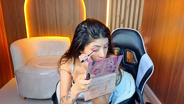 Snapshot of Lia_queen_tx chatting on July 26, 3:25 am Lia queen tx online show from July 26, 3:25 am