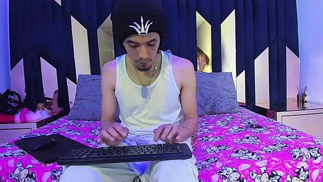 Snapshot of KikyoAndDrey chatting on April 30, 3:29 pm KikyoAndDrey online show from April 30, 3:29 pm