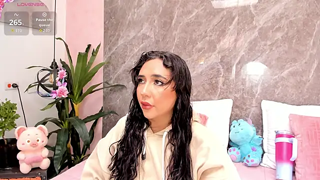 Megan Stein online show from June 12, 8:30 pm