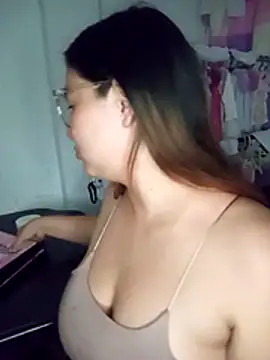 Snapshot of Brittany_G chatting on March 23, 5:44 am Brittany G online show from March 23, 5:44 am