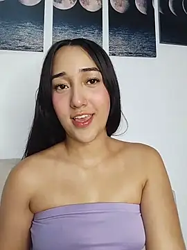 isabellaHill2 online show from April 26, 5:27 am